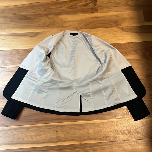 Theory Colorblock Blazer, size 6 - Picture 8 of 9